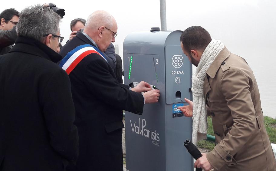 Eiffage Énergie Systèmes installe des bornes publiques de recharge de véhicules électriques pour Val Parisis agglo