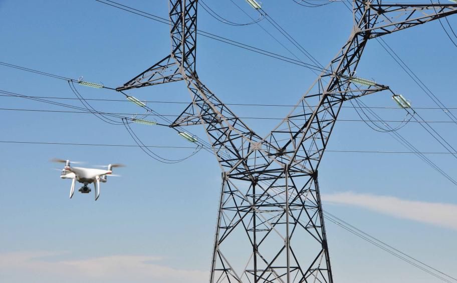 Des drones intelligents pour inspecter les pylônes haute-tension : une innovation signée Eiffage Énergie Systèmes